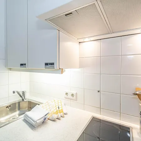 Arius, App 12 Apartman